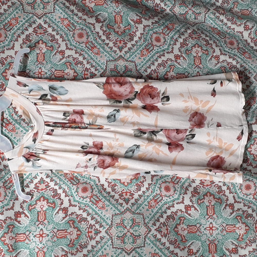 Fashion Magazine Sleeveless Floral Keyhole Halter Top, No Size Tags (S-M?)